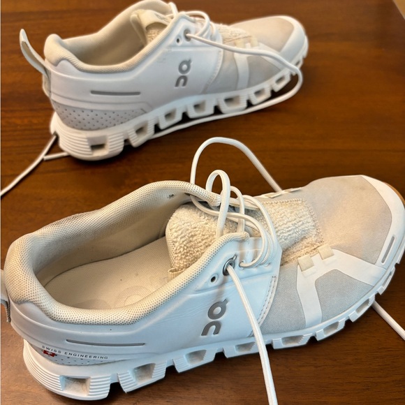 ON CLOUD Women’s Cloud 5 Terry 7.5 - Picture 2 of 8